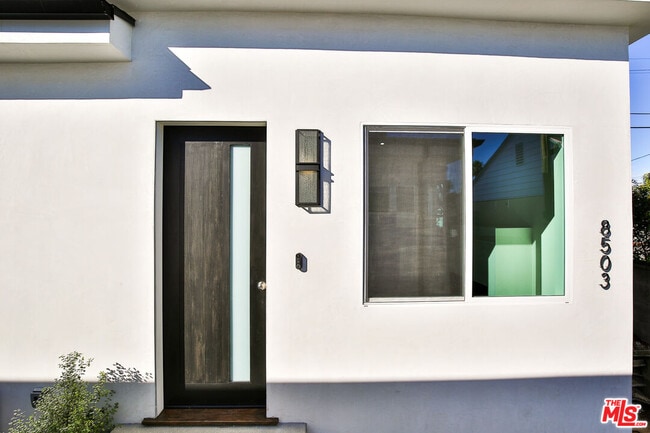 Foto del edificio - 8503 Belford Ave