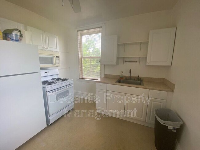 Foto del edificio - 221 E Willock Rd