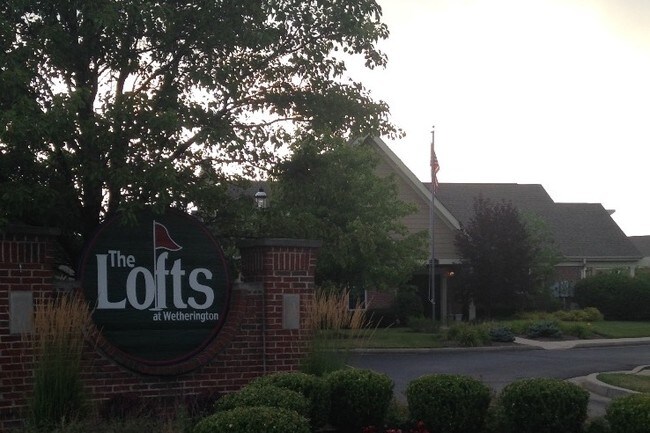 Lofts @ Wetherington Clubhouse & Community pool - 7311 Chatham Ct