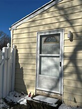 Building Photo - 5 Whitney Ln