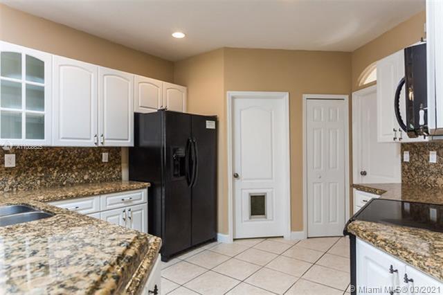 Building Photo - 16021 SW 43rd Ter