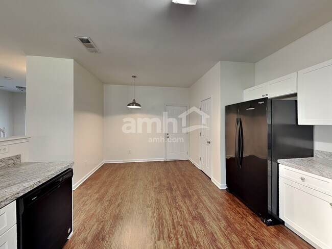 Foto del edificio - 2425 Valley Creek Dr