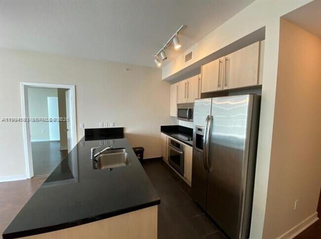 Foto del edificio - 79 SW 12th St