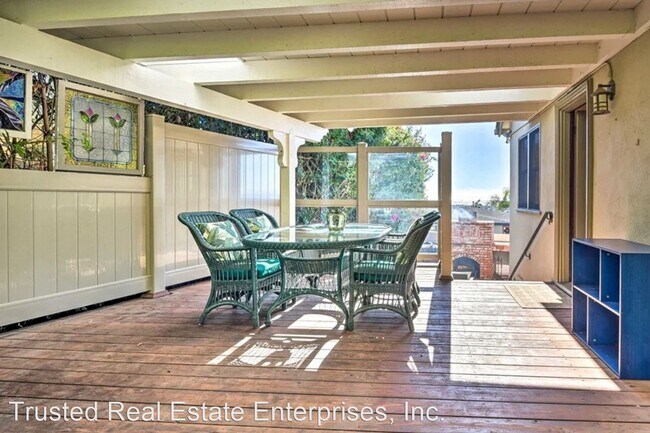 Foto del edificio - 4 br, 2 bath House - 308 N. Catalina Street