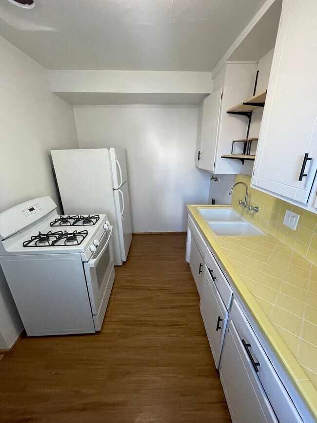 Foto del edificio - 4528-32 Bancroft St