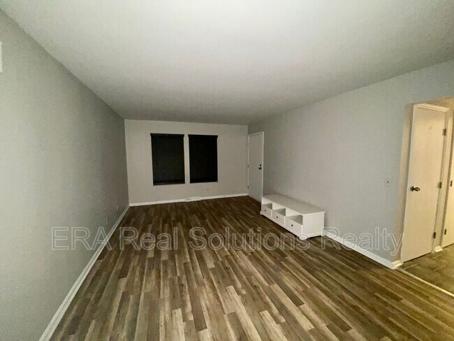 Building Photo - 2903 Wardall Ave