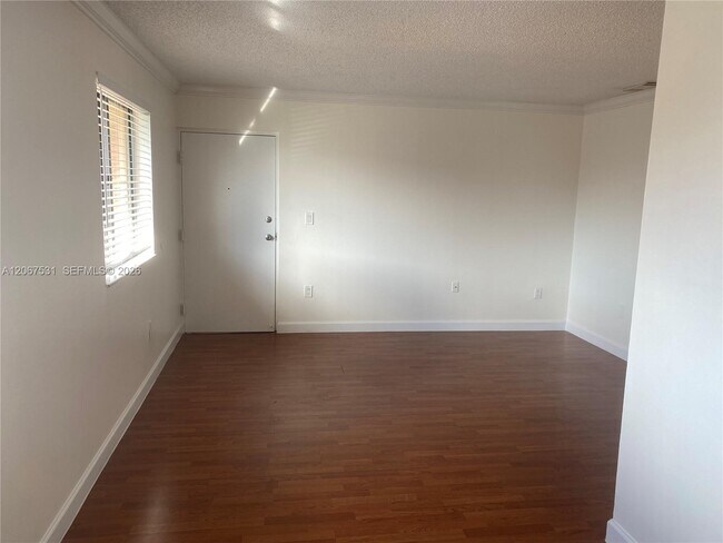 Foto del edificio - 7279 W 24th Ave