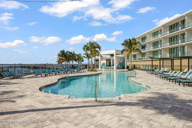 Foto del edificio - 225 Strand Dr