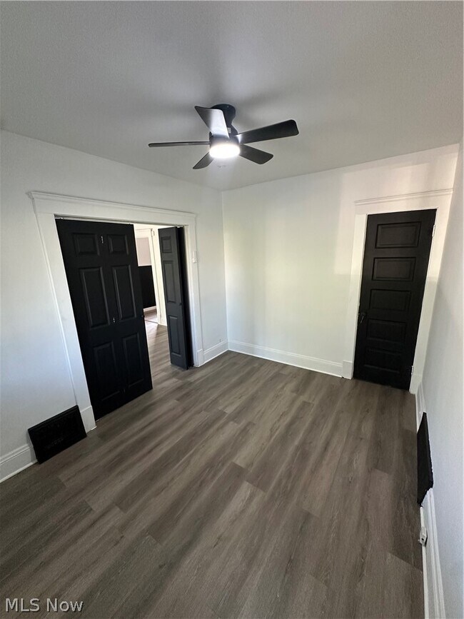 Foto del edificio - 3660 E 76th St