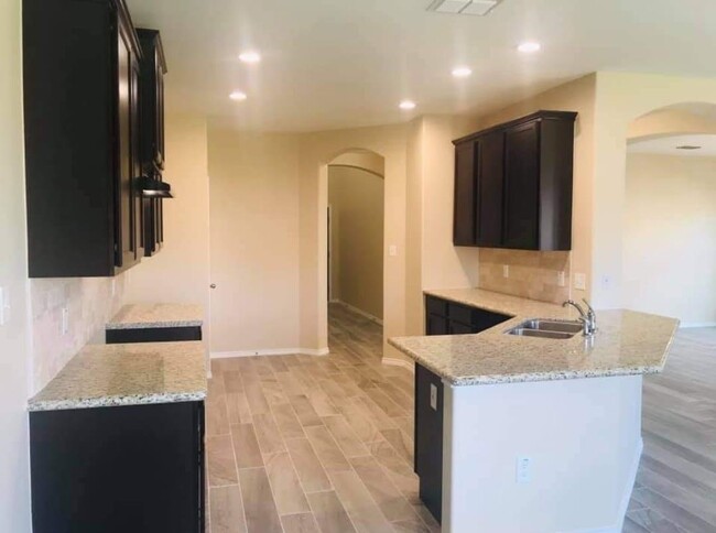 Building Photo - 1002 Larvotto Loop