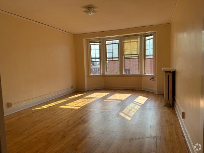 Building Photo - 440 N Park Ave