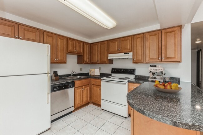 Building Photo - Bates Hill Apartments
