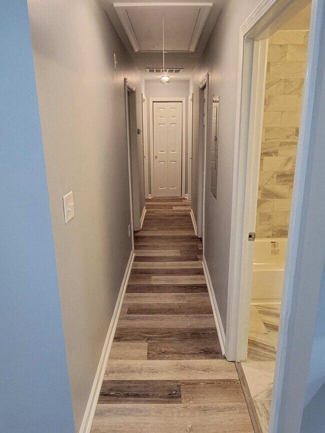 Foto del edificio - 35 Rockmart Dr NW