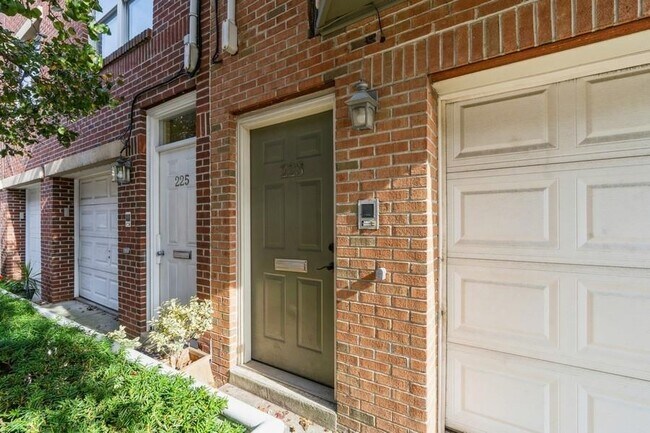 Foto del edificio - 223 Madison St