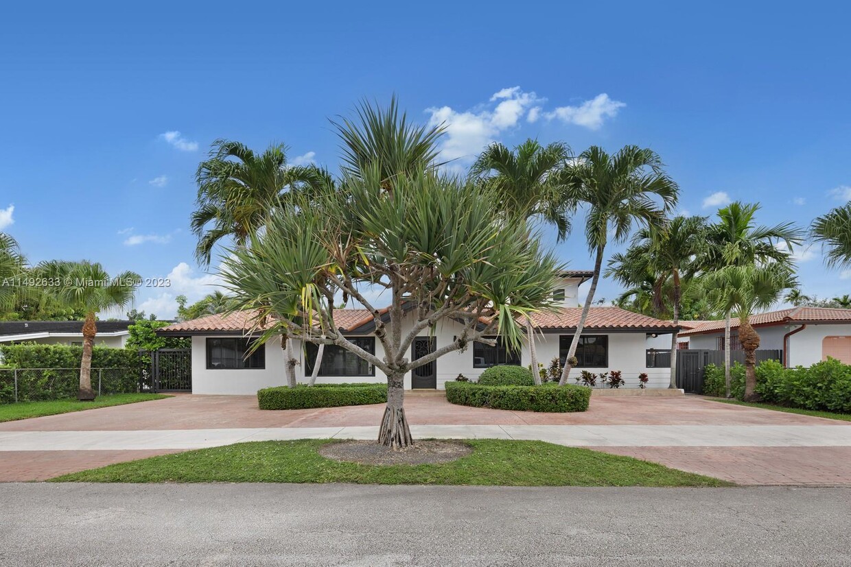 Foto principal - 8741 SW 53rd St