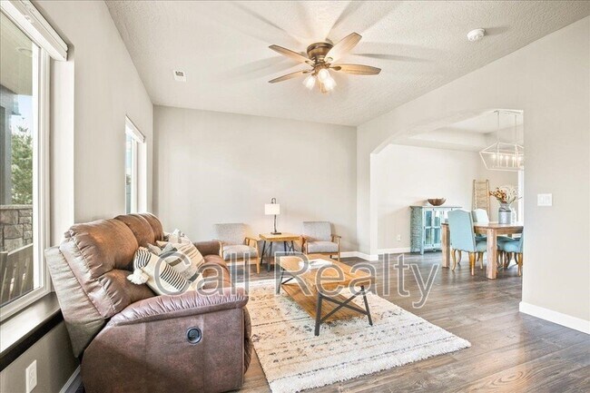 Building Photo - 2522 W Juliann Ct