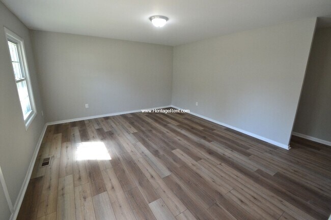 Foto del edificio - Completely refinished 3 bedroom house in C...