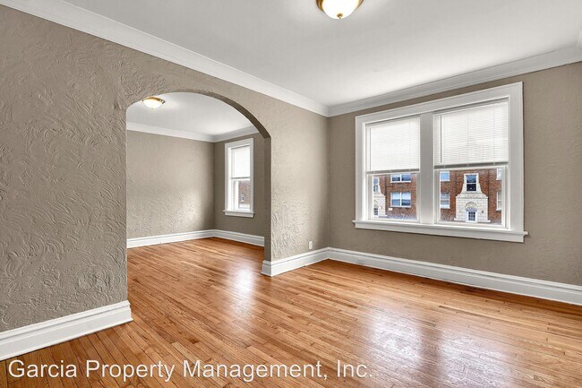 Building Photo - 4251-4909 S Kingshighway Blvd