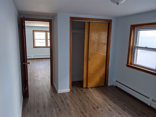 Building Photo - 170 W 22nd St