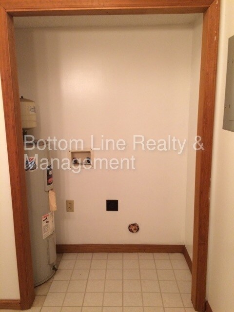 Building Photo - 1119 Morningside Park Dr
