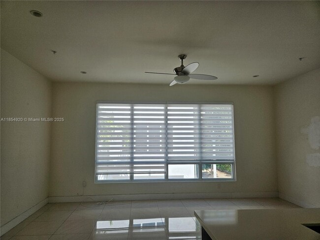 Foto del edificio - 6670 NW 105th Ct