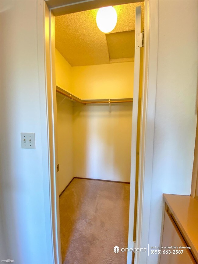Building Photo - 3 br, 2.5 bath Condo - 7227 Via Vico -