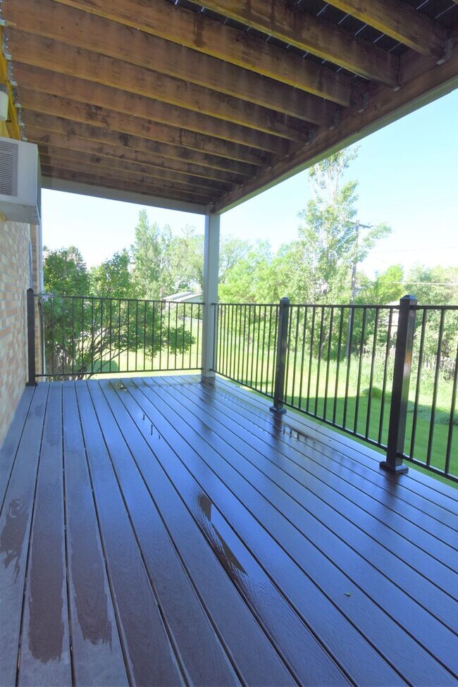 Foto del edificio - Spectacular views of the Bridgers!  Cute 2 bedroom 1.5 bath apartment
