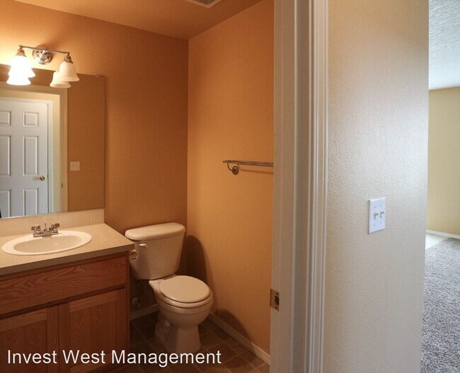 Foto del edificio - 4 br, 2.5 bath House - 821 N Raven Dr