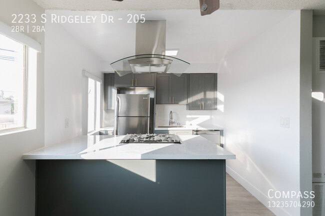 Building Photo - Updated Mid-Century 2-Bed, 1.5-Bath Townho...