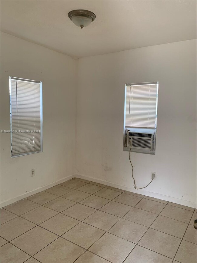 Foto del edificio - 632 NW 14th Terrace