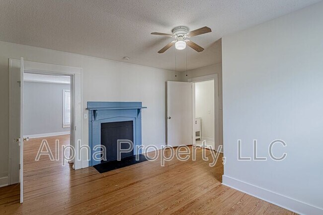 Building Photo - 407 Cedar Lane Rd