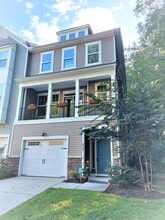 Building Photo - 6567 Revere St
