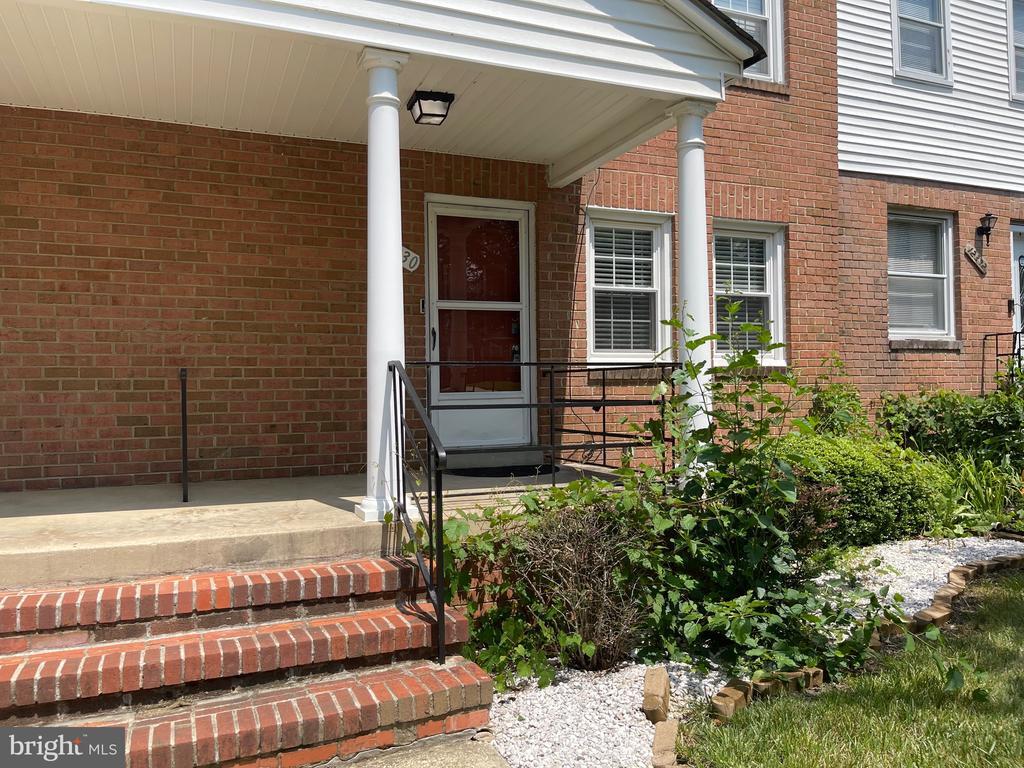 Primary Photo - 12330 Chesterton Dr