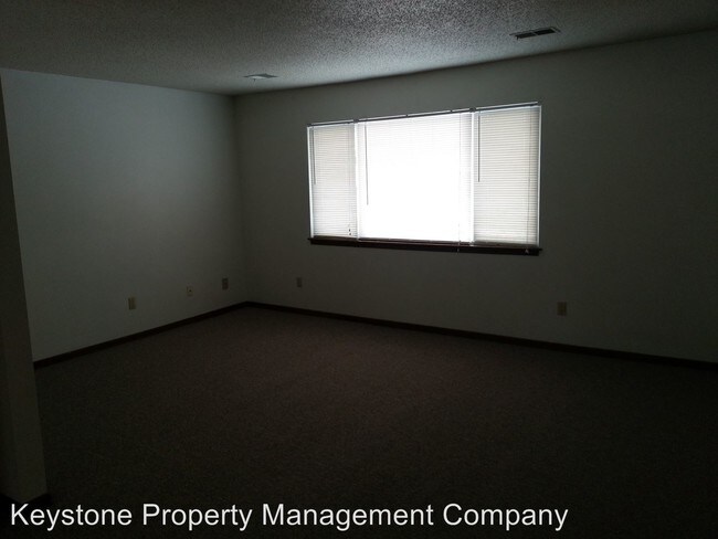 Building Photo - 622 Orchard Ct