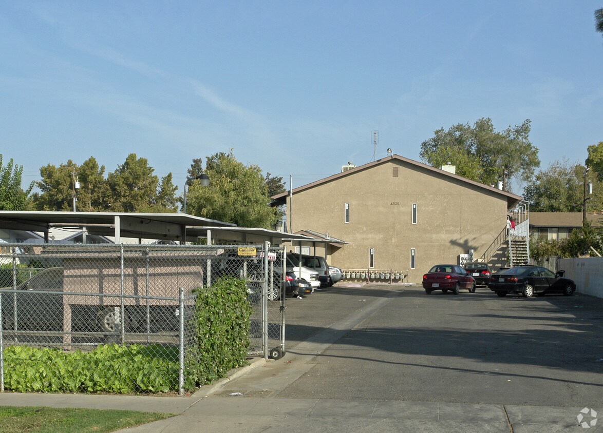 Primary Photo - 4535 E Woodward Ave