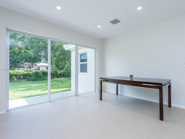 Foto del edificio - 157 NW 103rd St