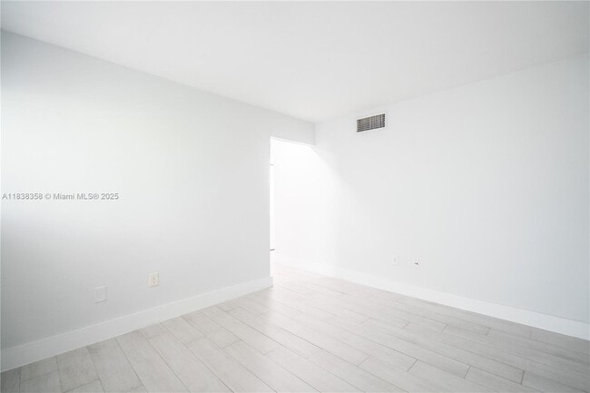 Building Photo - 465 NE 59th St