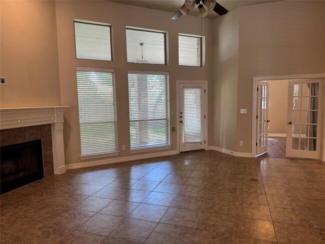 Building Photo - 1220 Pine Forest Cir