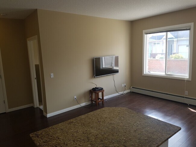 Photo du bâtiment - 2 Bed 2 Bath Unit in Calgary, AB