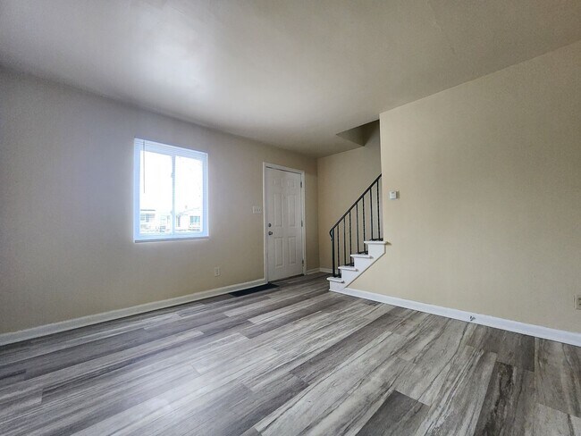 Foto del edificio - 964 S Harris Ave