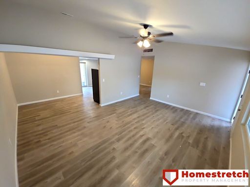 Building Photo - Spacious Three Bedroom!