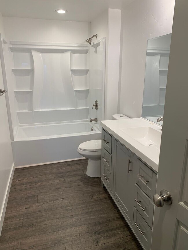 Foto del edificio - 5672 N Sagewood Dr