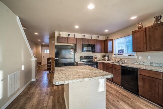 Building Photo - 4088 Sunstone St