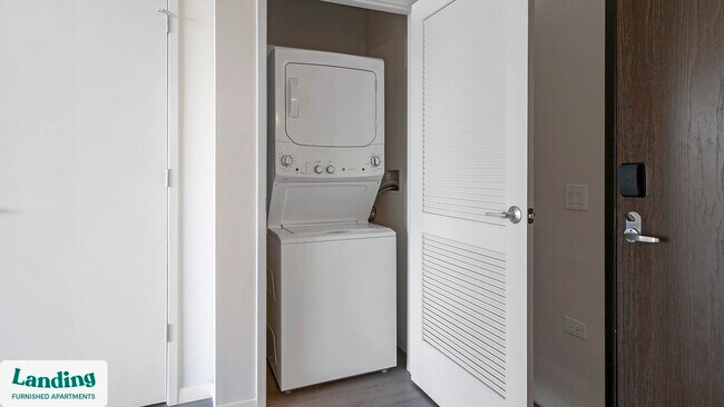 Foto del edificio - 2480-2522-2522 N Milwaukee Ave