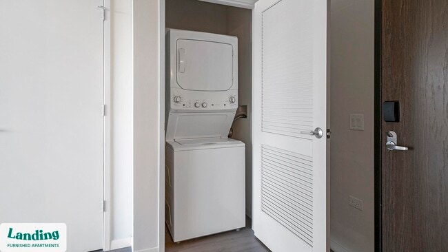 Building Photo - 2480-2522-2522 N Milwaukee Ave