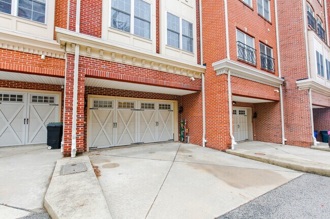 Building Photo - 1321 Covington St
