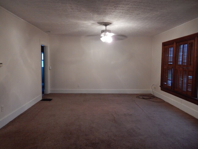 Foto del edificio - 2644 Catalpa Dr