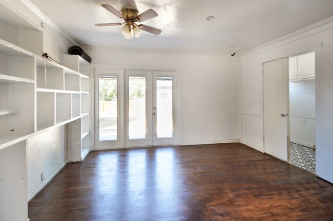 Building Photo - 2112 N Union Blvd