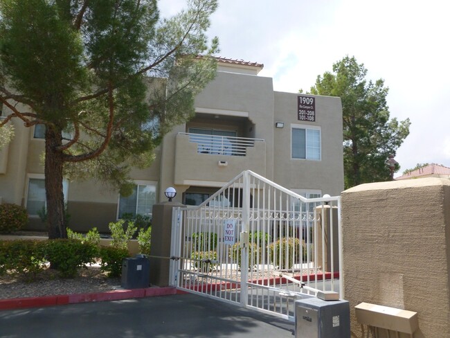 Building Photo - 1909 Rio Canyon Ct