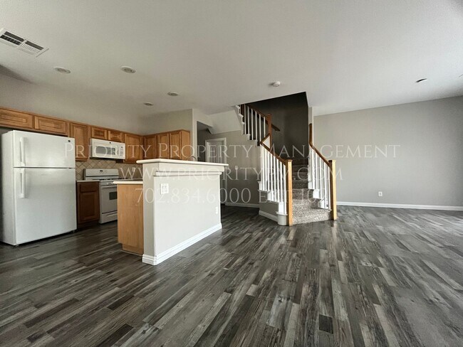 Foto del edificio - ~~Beautiful Mountains Edge Townhome!  3 Bed, 2.5 Bath ~ New! New! New!